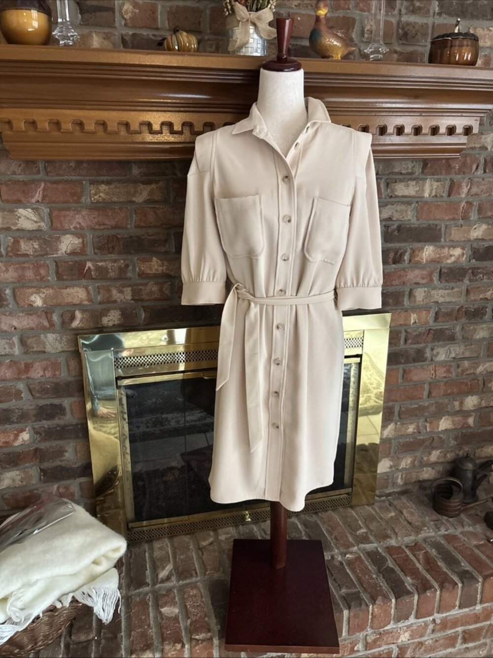 Esqualo Beige Tie Front Dress Size 6 Lined Half Sleeves Elegant NWOT